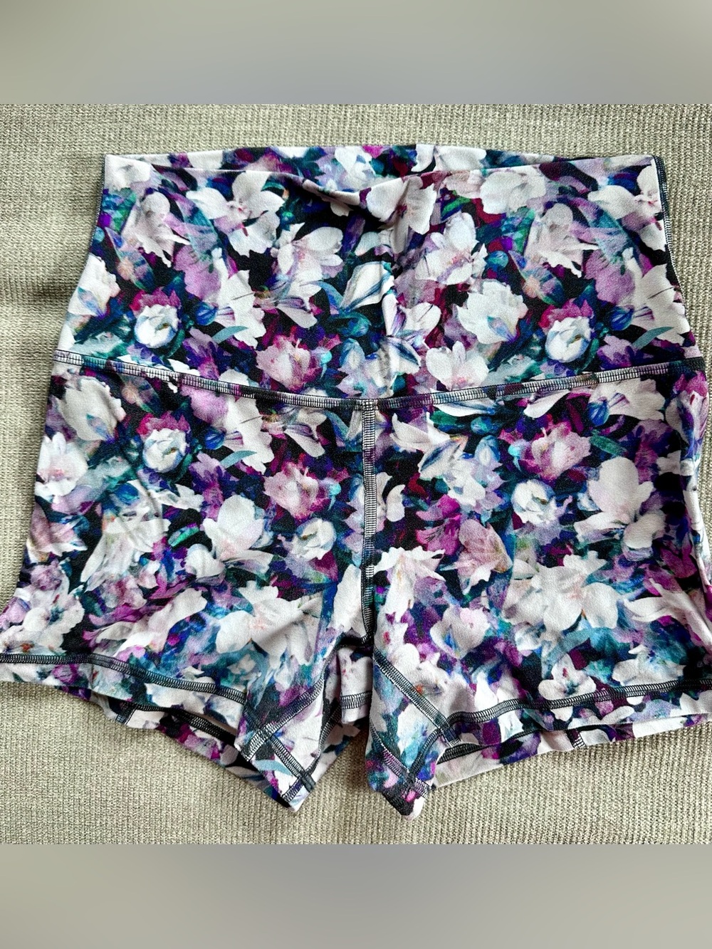 lululemon athletica High-Rise Floral Print align Shorts 4”